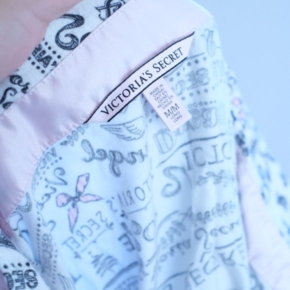 Victoria's Secret - Picture 2 of 6